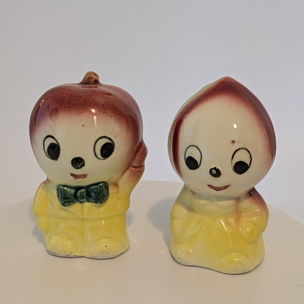 Vintage Vegetable Head People Anthropomorphic Salt And Pepper Apple Onion